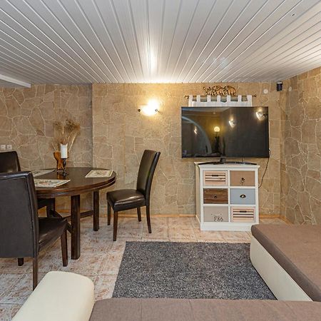 Spacious Studio Apartment By Polo Apartments 카우나스 외부 사진